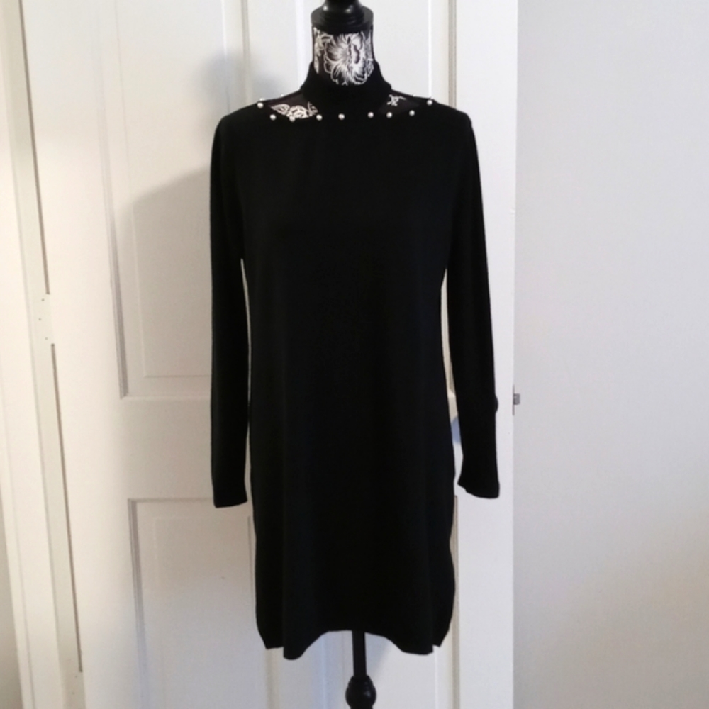 🖤Simply Couture🖤 - Black Cold Shoulder Halter Dress w/Pearl Detail